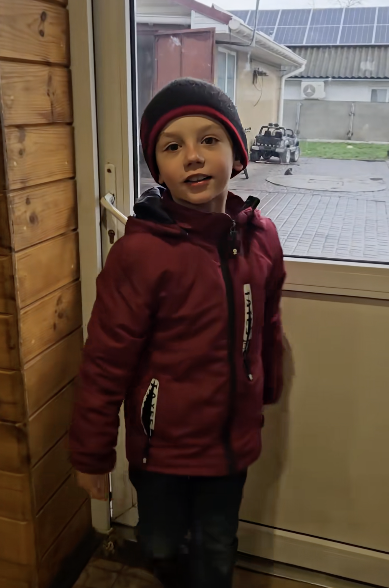 Пам’ятаєте хлопчика з мему "Скоро вже буде Паска"? Ось як він змінився (фото)